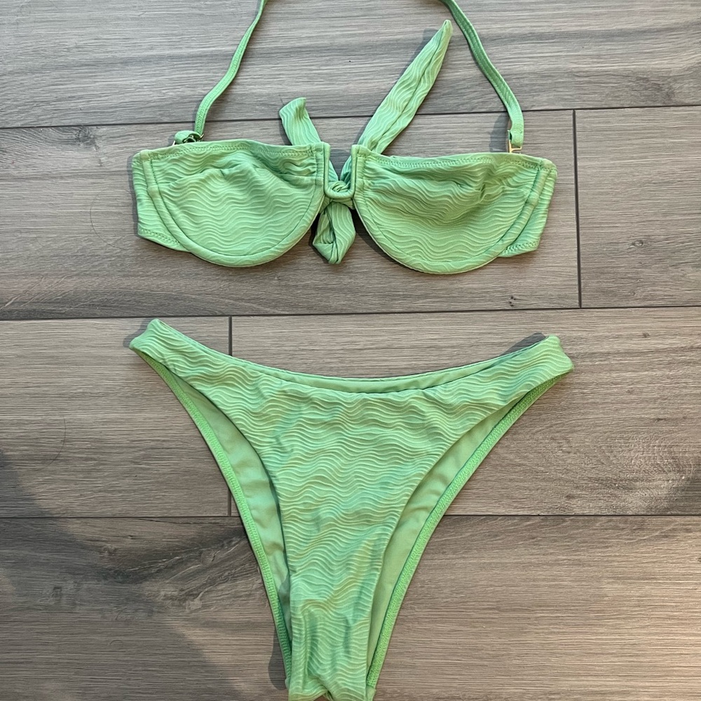 Monday swimwear bikini set